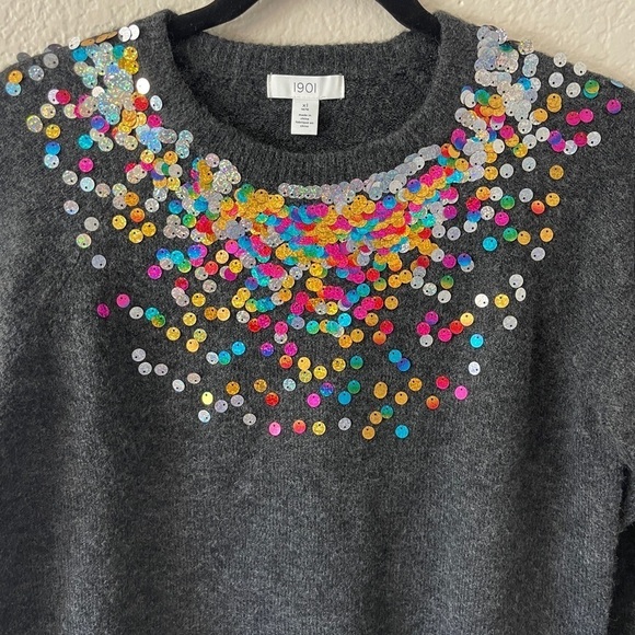 BIN#23 - 1901 Kid’s XL(14/16) Gray Sequined Pullover Sweater - Picture 2 of 6